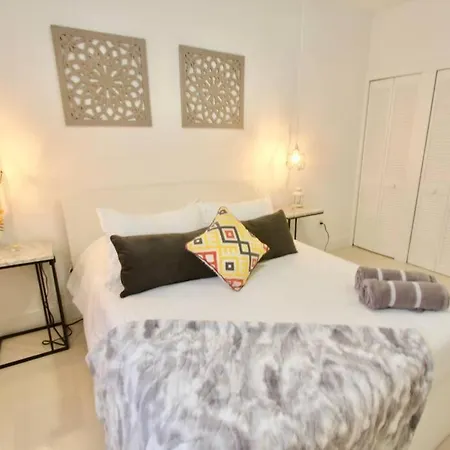 Modern 1/1, Half A Block From The Ocean Apartment Miami Beach Exterior photo