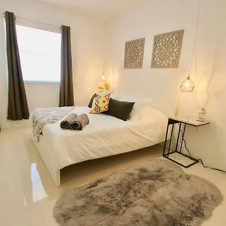 Modern 1/1, Half A Block From The Ocean Apartment Miami Beach Exterior photo